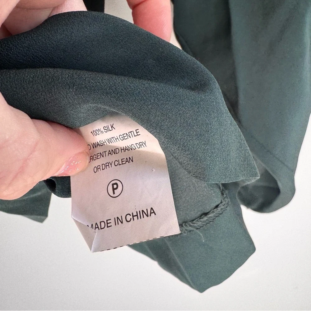 More Oliver Silk Forest Green Mock Neck Button Detail Long sleeve Blouse Medium - Picture 4 of 5